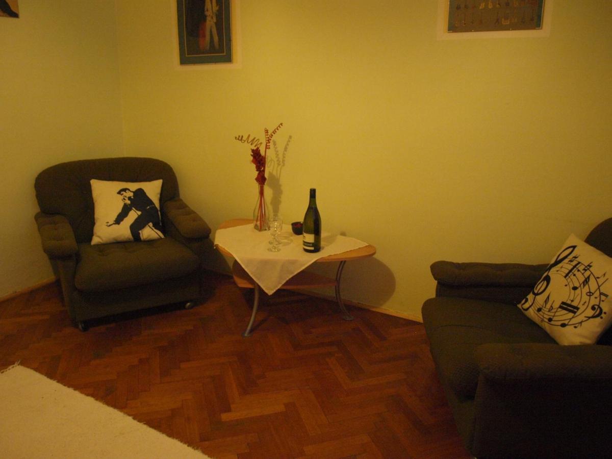 Apartmány Rossa Louny Exteriér fotografie